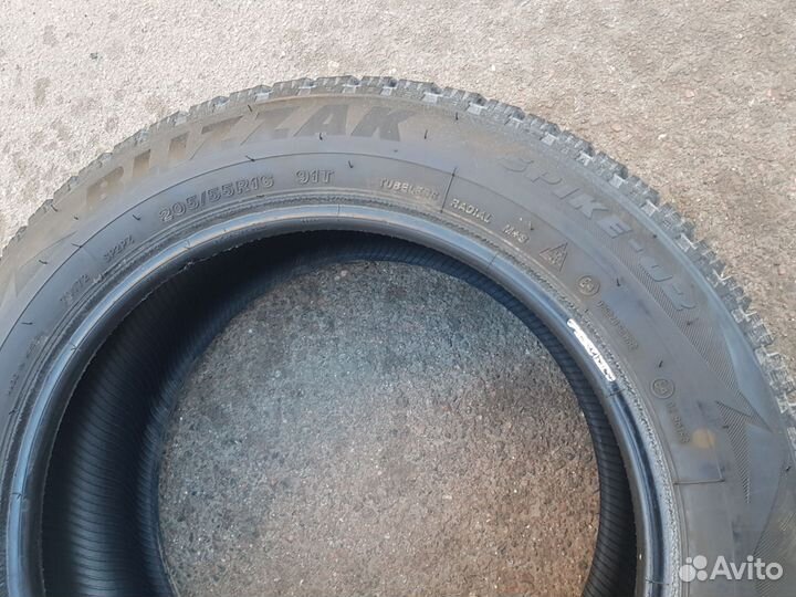 Bridgestone Blizzak Spike-02 205/55 R16 91T