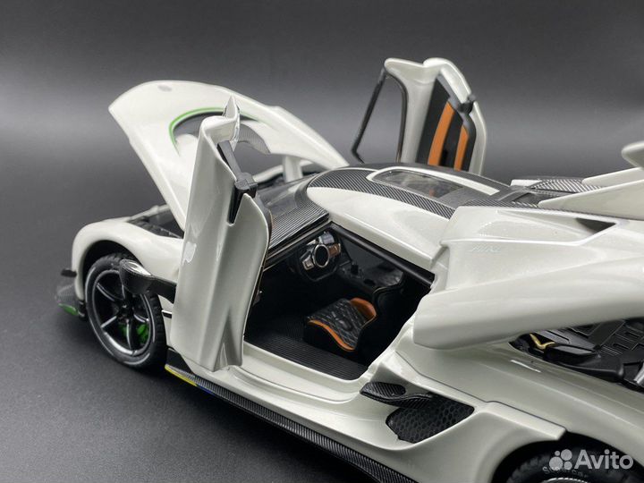 Модель автомобиля Koenigsegg металл 1:24