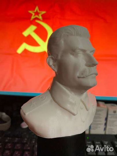 Бюст Сталин