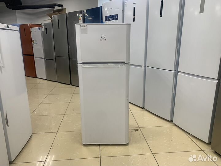 Холодильник маленький новый