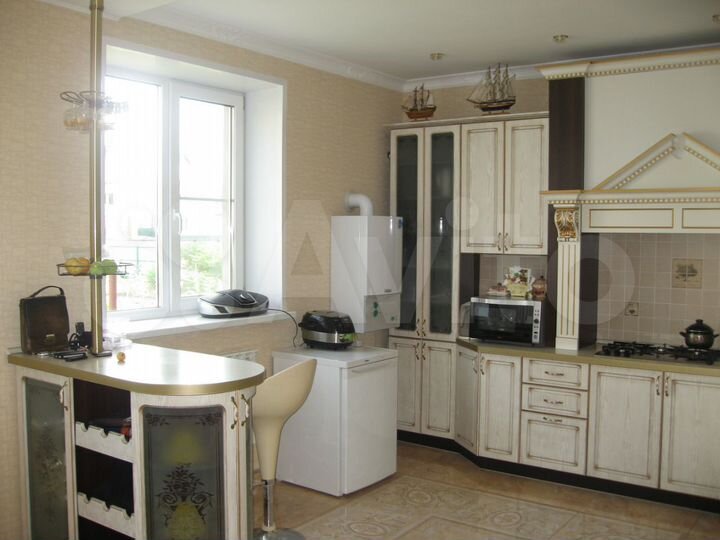 Коттедж 237 м² на участке 12 сот.