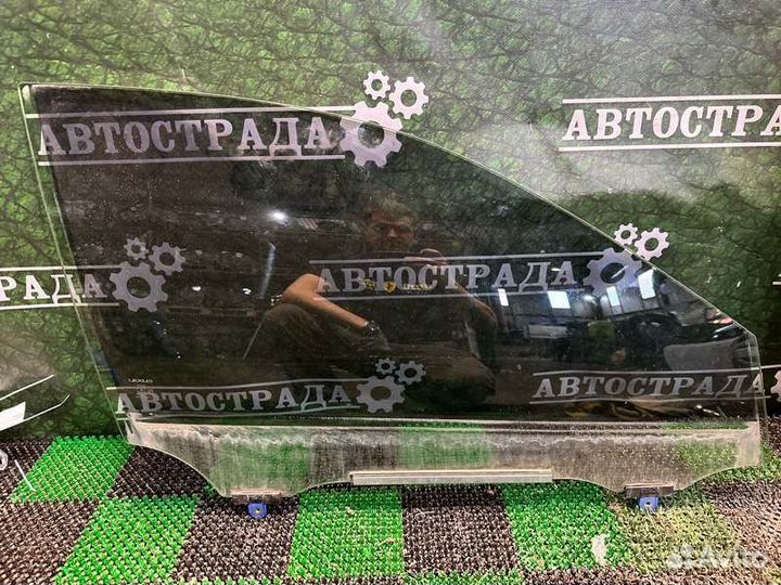 Стекло двери переднее правое Lexus Is 3 2013-2017