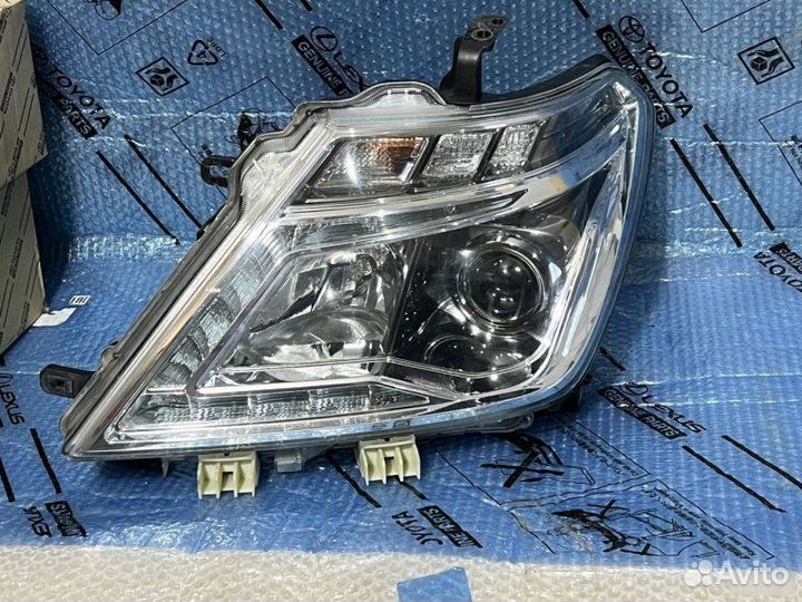 Фара левая Nissan Patrol Y62 2014-2019