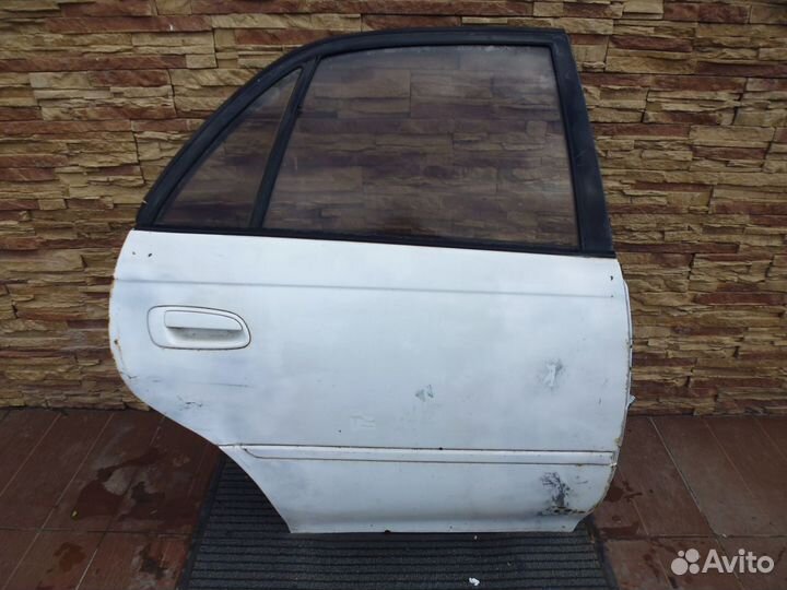 Тойота Карина 190 дверь задняя правая 1992-1998