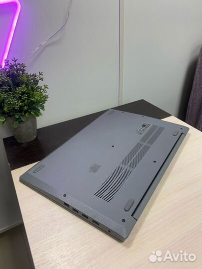 Мощный ультрабук Ryzen 3 4300/ 4Gb/520SSD/IPS