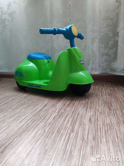Детский мотороллер