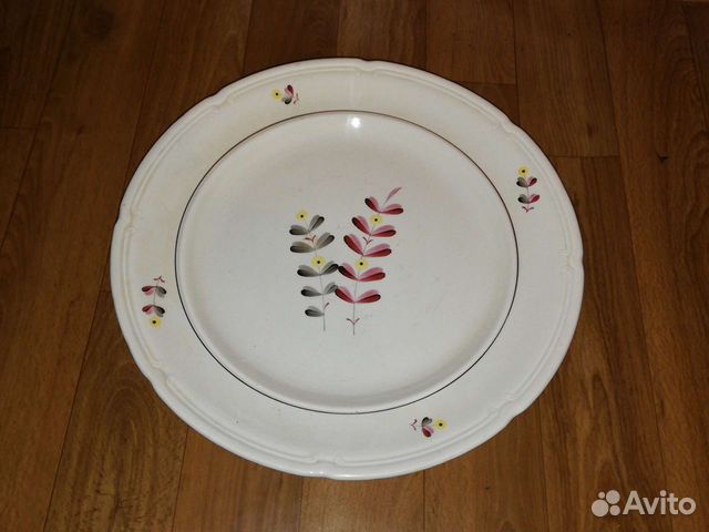 Тарелки производства зик и блюдца