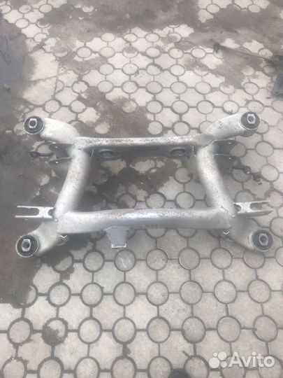 Задняя балка бмв е65