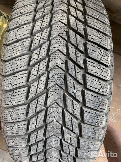 Nexen Winguard Ice Plus 235/45 R17 97T