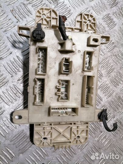 Блок предохранителей салонный Chery Tiggo 2005-201