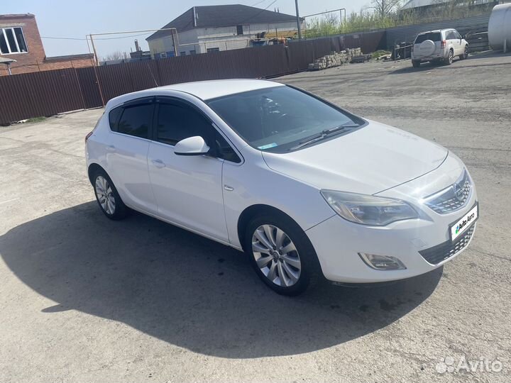 Opel Astra 1.4 AT, 2011, 215 000 км