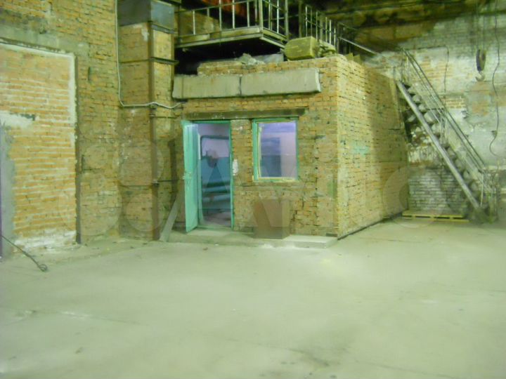 Склад, 1050 м²