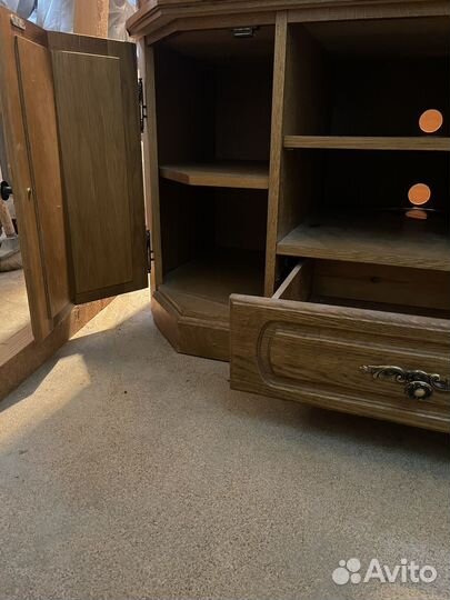 Тумба для аппаратуры и тв