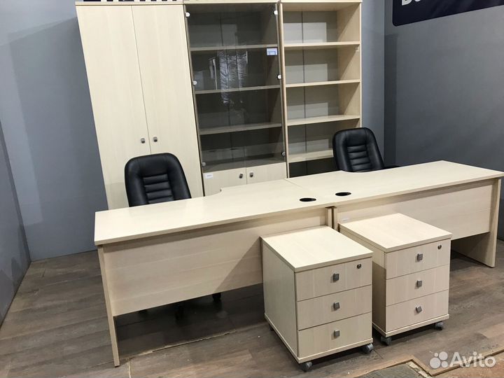 Кабинет офисной мебели Vasanta