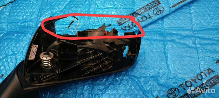 Тойота Аурис Корпус зеркала левый 2006-2008