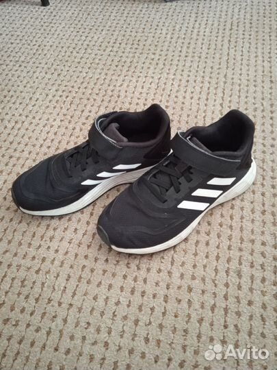 Кроссовки adidas 33 р