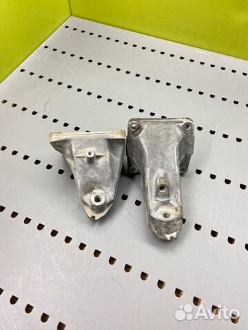 Лапы двс Mercedes-Benz E-Class W210 M111.942 2.0