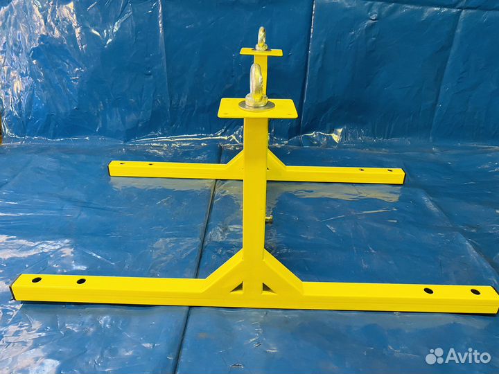 Регулируемое крепление для мотоцикла в прицеп