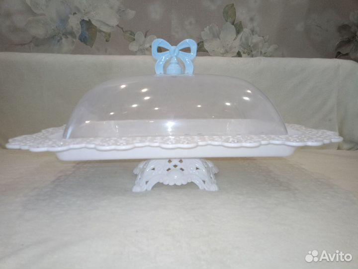 Тортовница с крышкой