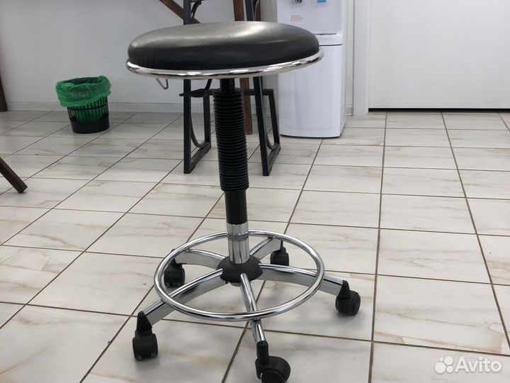 Стул косметологический