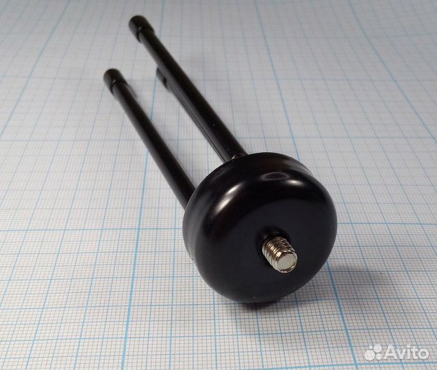 Настольный металический штатив на трех ножках