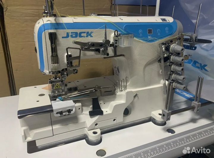 Плоскошовная машина под окантовку Jack JK-W4-02BB