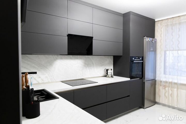 Кухня до потолка