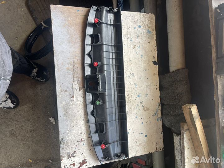 Планка замка багажника Honda Freed гибрид