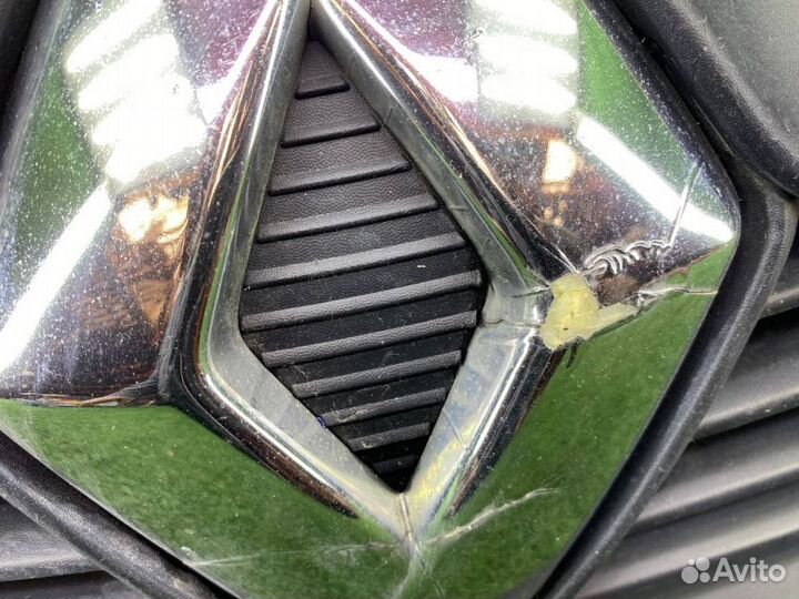 Решетка радиатора Renault Logan 2 5521