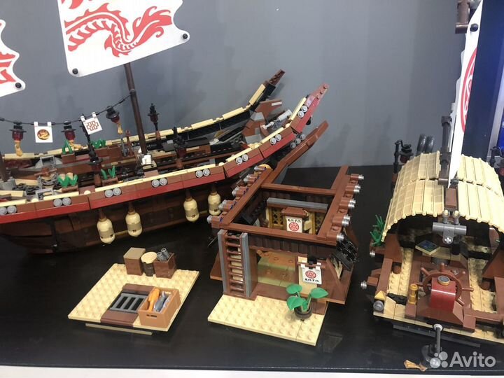 Оригинальный корабль Lego ninjago 70618