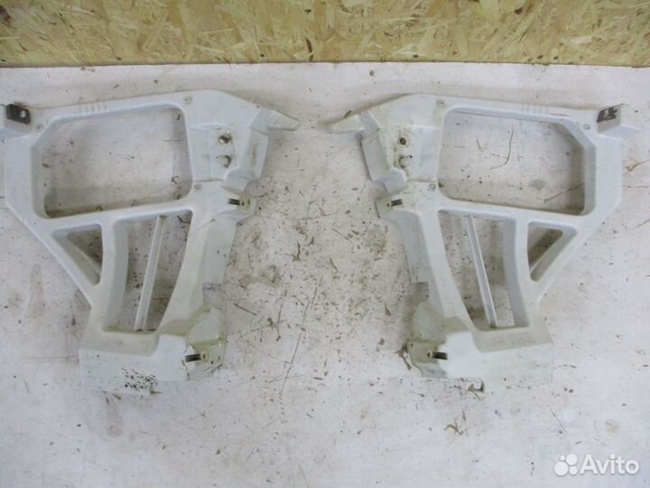 Кронштейн заднего бампера Форд Фокус 2 хэтчбек