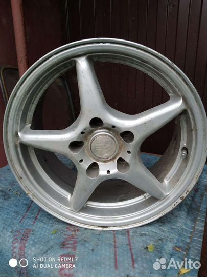 Продам литые диски на Volkswagen