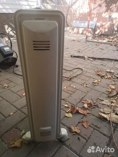 Масляный радиатор DeLonghi KH 770720 V
