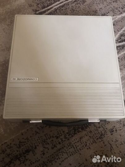 Печатная машинка Commodore 40