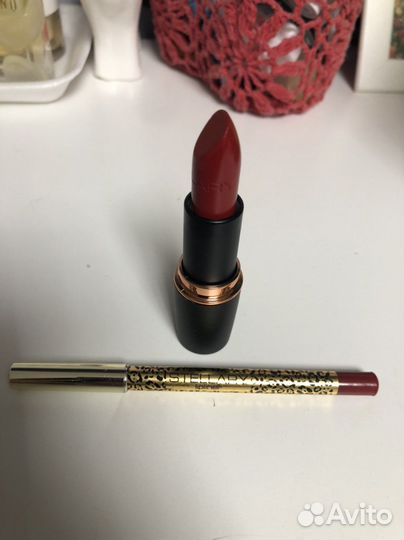 Помада и карандаш