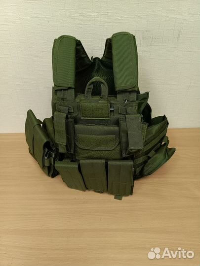 Бронежилет с пластинами и каска 6б47