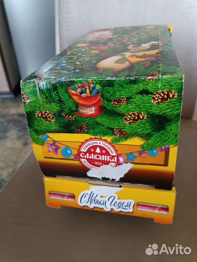 Картонная машинка под подарок