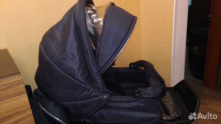 Продам детскую коляску 3 в 1
