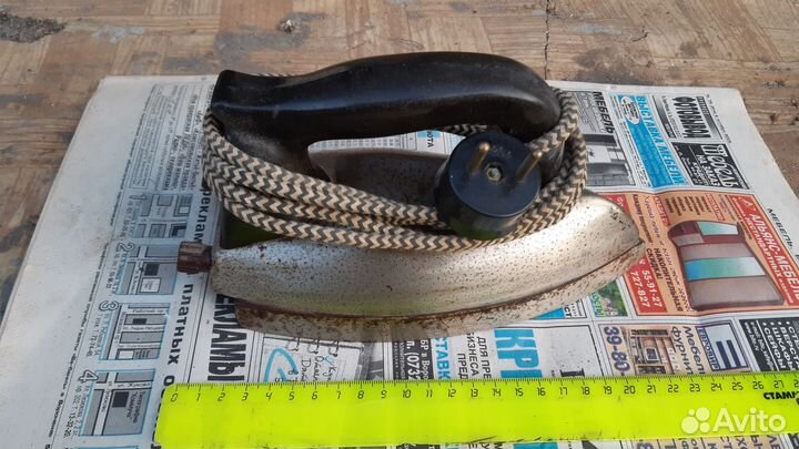 Утюг старинный