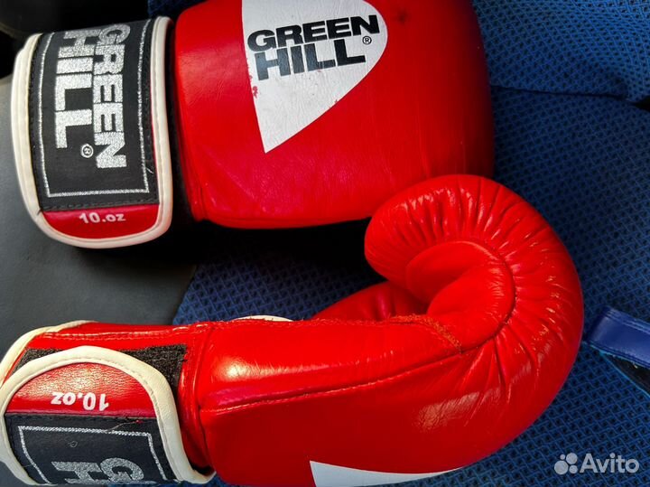 Комплект для боевых искусств(перчатки, футы, шлем)