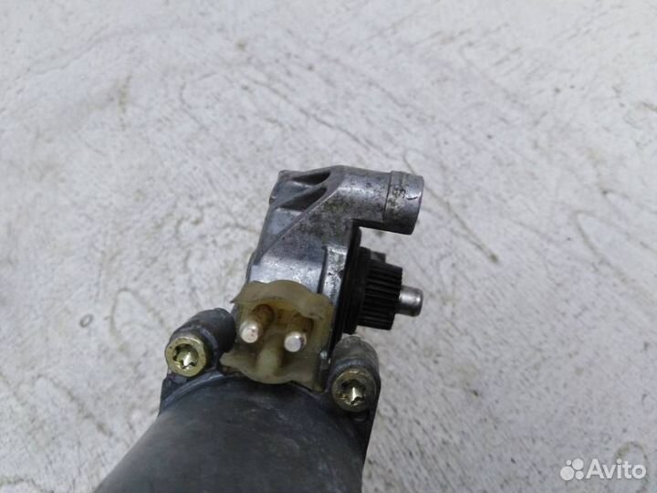 Моторчик заднего левого стеклоподъемника