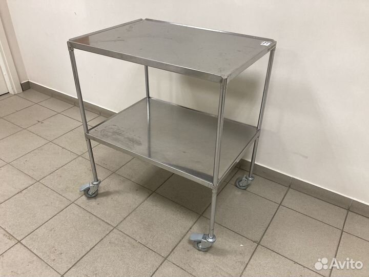 Медицинский столик процедурный