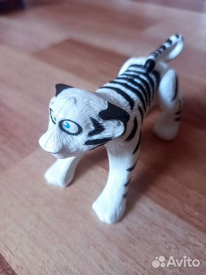 Игрушки из Макдоналдс и Киндер в ассортименте