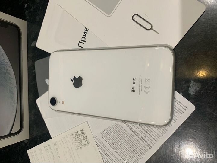 Телефон iPhone xr 64