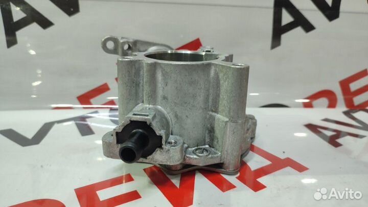 Вакуумный насос Audi Q5 8RB cdnc 01.07.2011