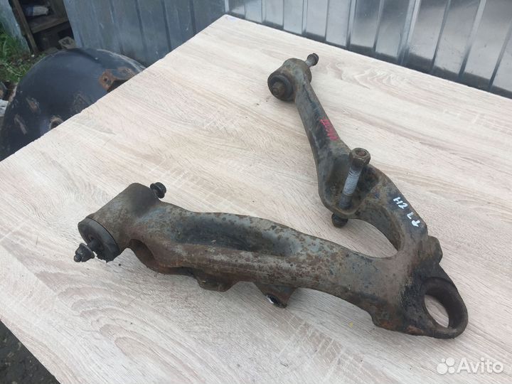 Передний нижний рычаг Hummer H2 06г