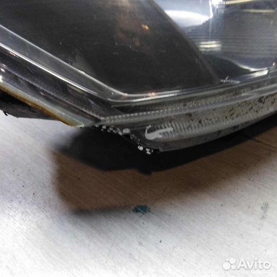 Фара правая Mitsubishi Lancer 9 дефект тёмное отра
