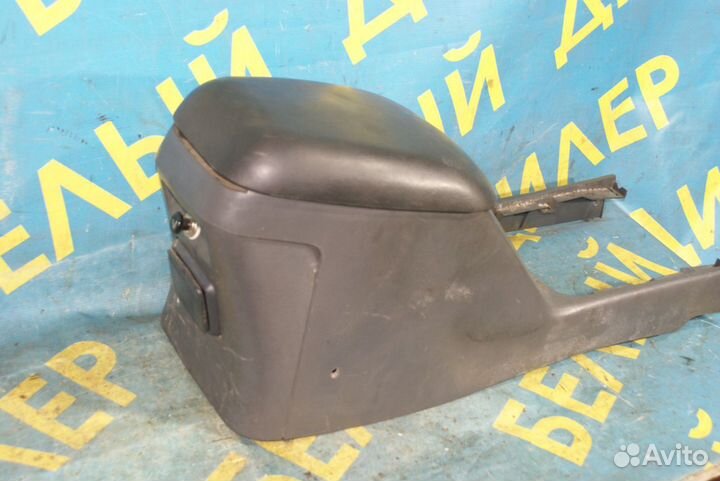 Подлокотник Ssang Yong Musso