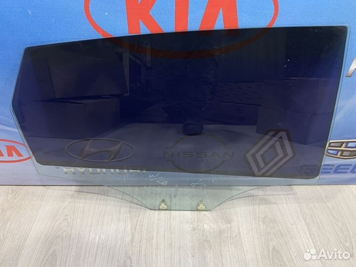 Стекло боковое двери Kia RIO 3 Прав