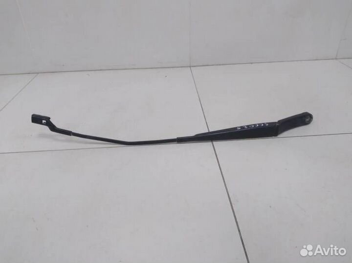 Поводок стеклоочистителя передний правый Skoda Rap